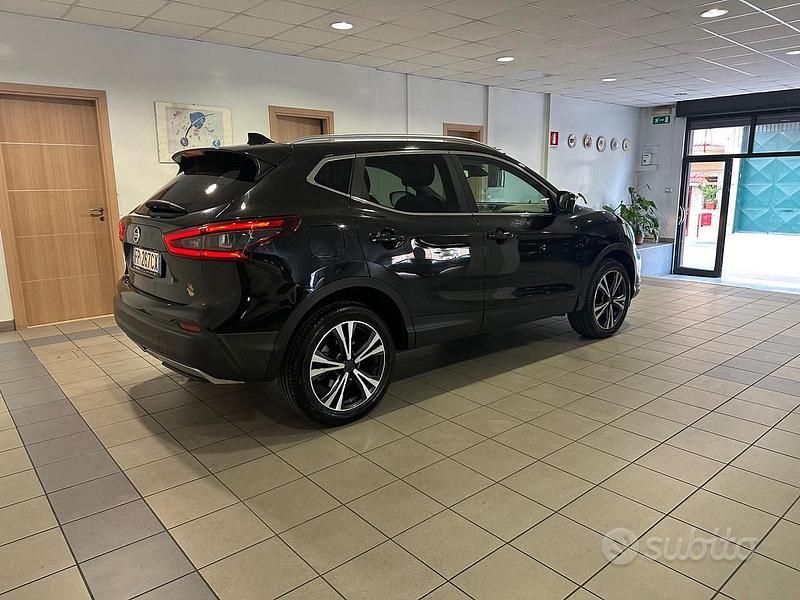 Usata Nissan Qashqai N-Connecta 110 CV (80 kW) 2018 Nero metallizzato SUV