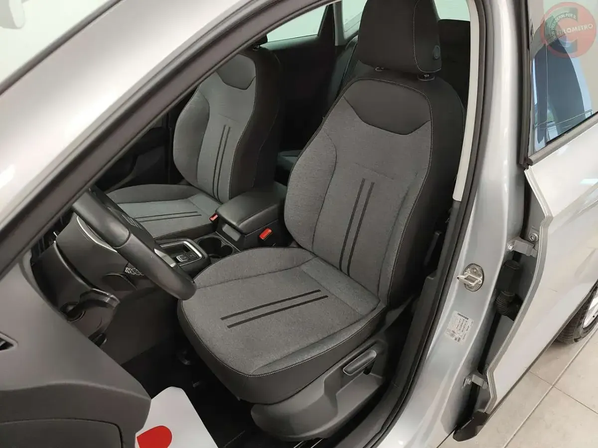 Usata Seat Ateca 150 CV (110 kW) 2023 Argento SUV