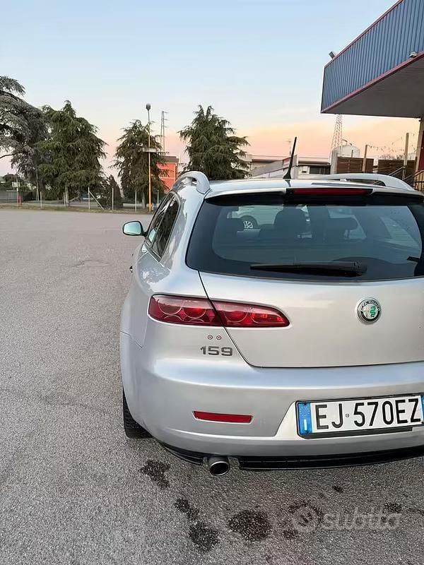 Usata Alfa Romeo 159 136 CV (100 kW) 2011 Grigio Station wagon