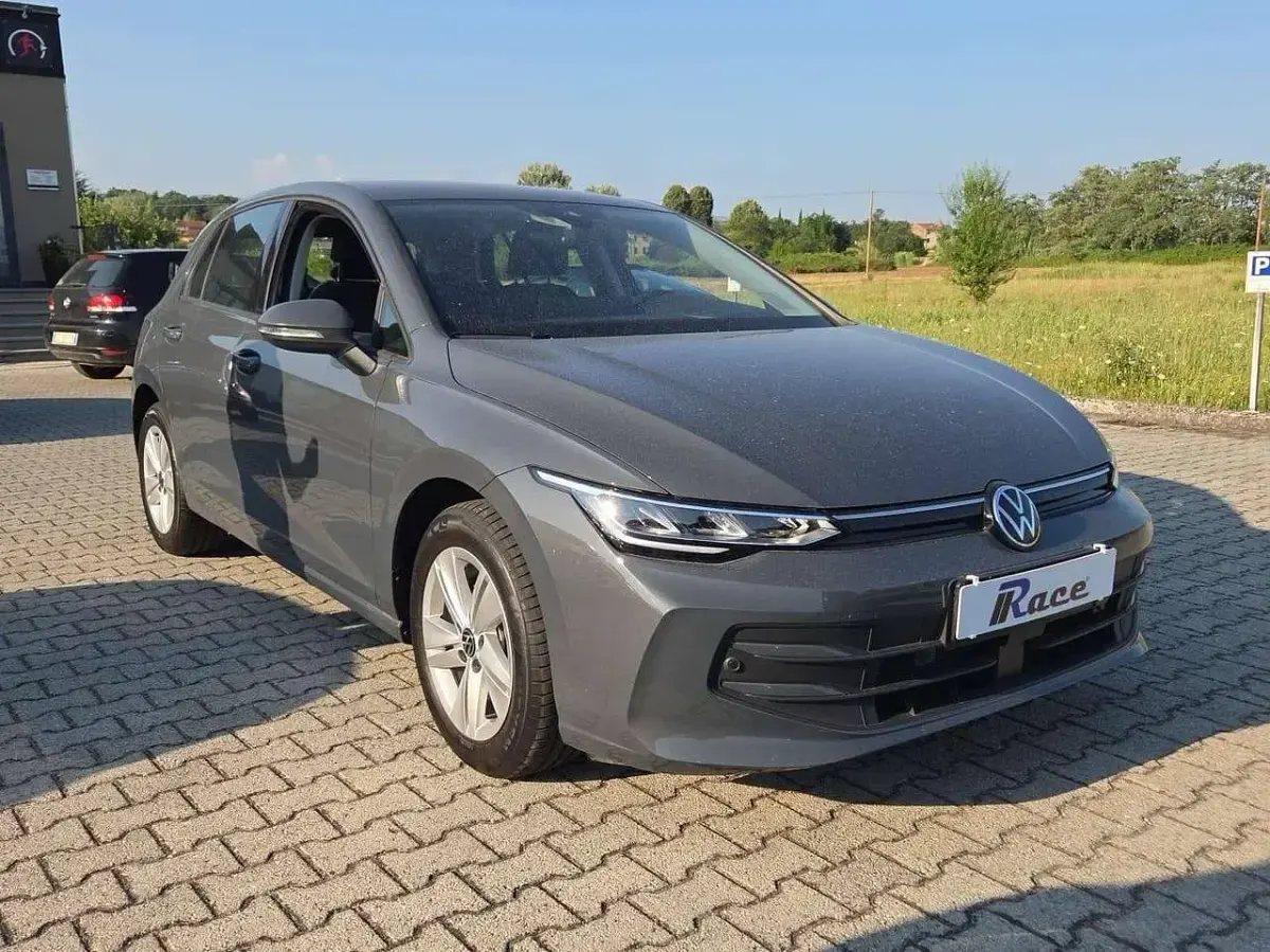 Usata VW Golf VIII Edition 116 CV (85 kW) 2025 Grigio delfino Berlina
