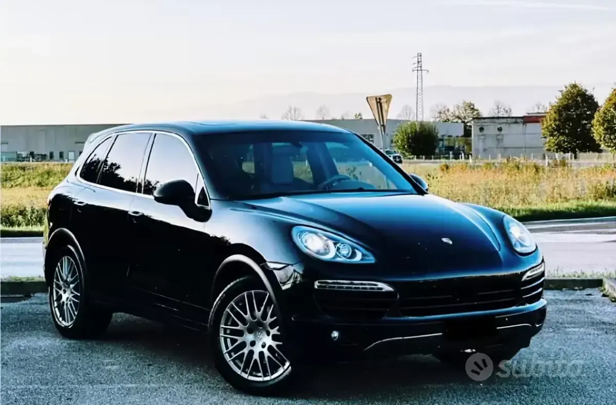 Usata Porsche Cayenne 245 CV (180 kW) 2012 Nero SUV