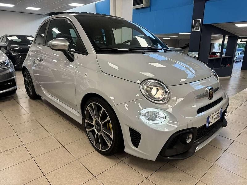 Grigio Usata 2022 Abarth 595 Turismo Due volumi | 19.900 € (Buon prezzo) - Immagine 1/4