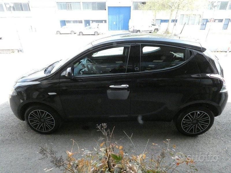 Usata Lancia Ypsilon S 69 CV (50 kW) 2021 Nero Utilitaria