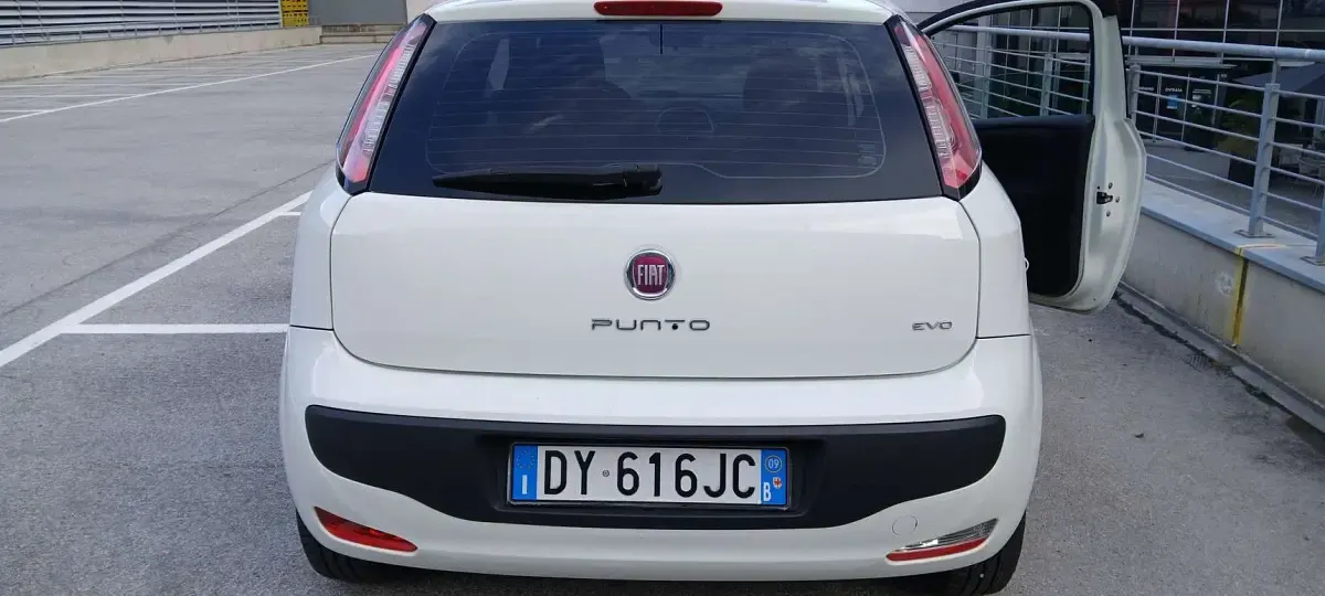 Usata Fiat Punto Evo Active 77 CV (56 kW) 2009 Bianco Utilitaria