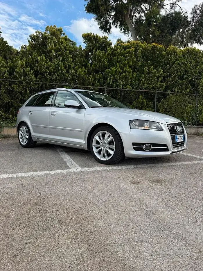 Usata Audi A3 105 CV (77 kW) 2011 Grigio Utilitaria