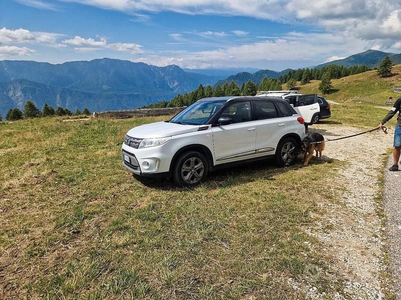Usata Suzuki Vitara 120 CV (88 kW) 2019 Bianco SUV