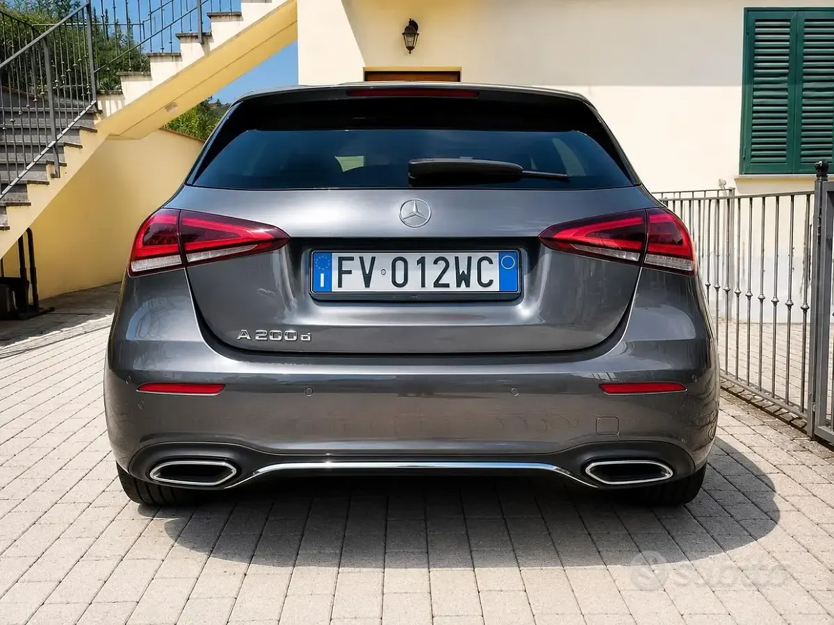 Usata Mercedes A200 Premium 150 CV (110 kW) 2019 Grigio Berlina