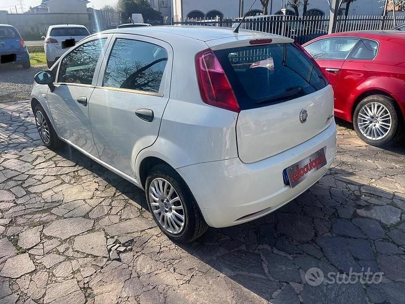 Usata Fiat Grande Punto S 69 CV (50 kW) 2012 Bianco Utilitaria