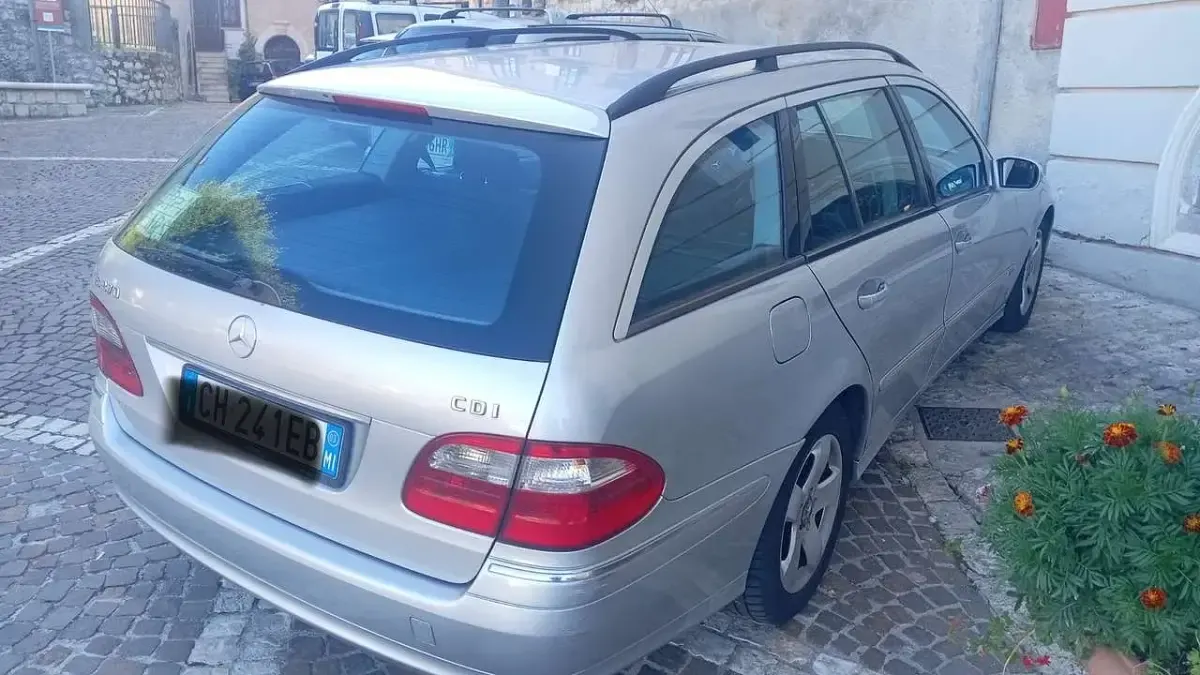 Usata Mercedes E270 Avantgarde 177 CV (130 kW) 2003 Grigio Station wagon
