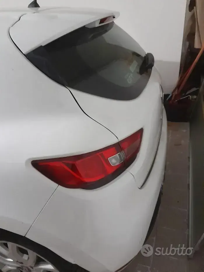 Occasion Renault Clio IV 90 PK (66 kW) 2016 Wit Sedan