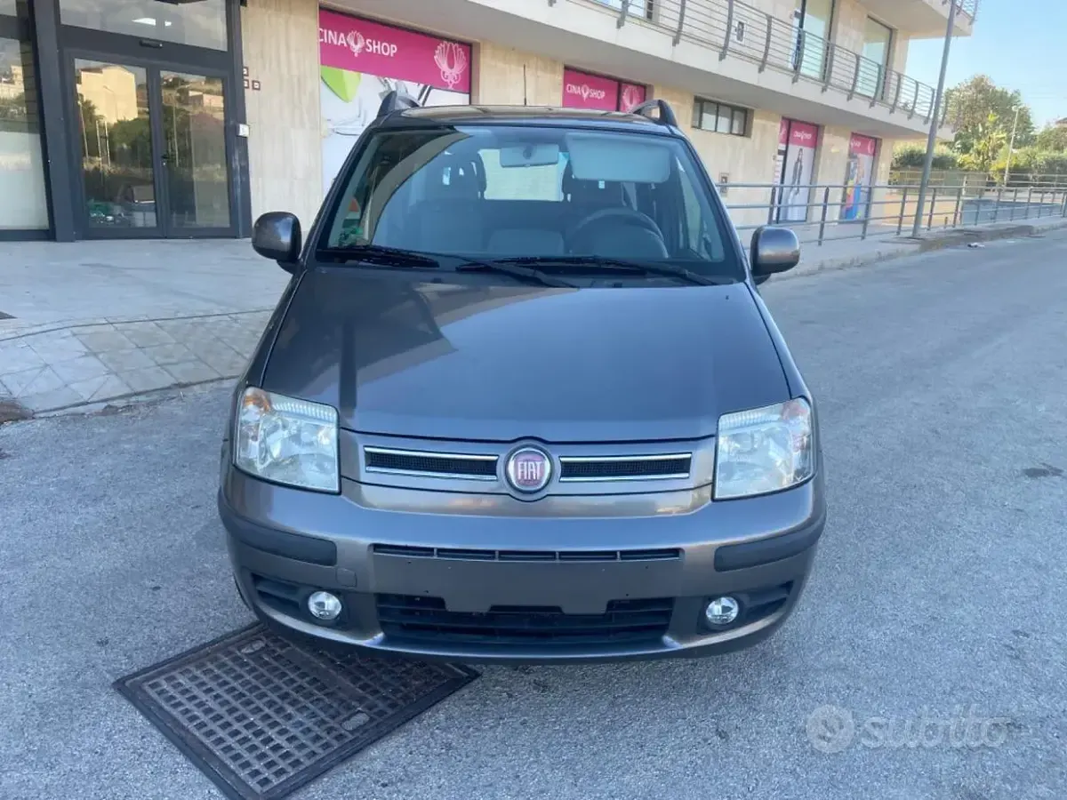 Usata Fiat Panda Dynamic 69 CV (50 kW) 2012 Grigio Utilitaria