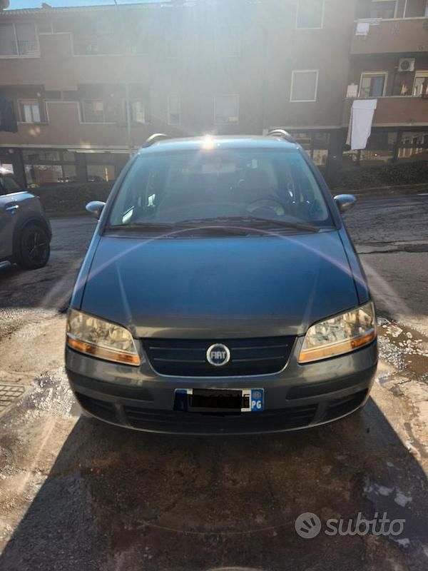 Usata Fiat Idea Emotion 101 CV (74 kW) 2005 Grigio Monovolume