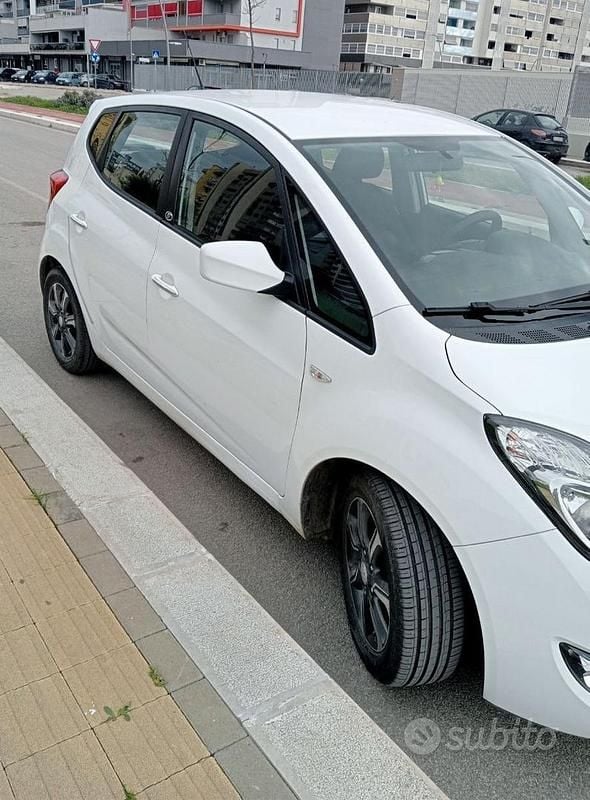 Usata Hyundai ix20 Xpossible 90 CV (66 kW) 2017 Bianco Utilitaria