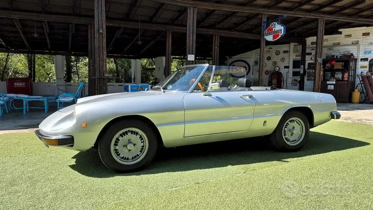 Usata Alfa Romeo Spider 88 CV (64 kW) 1970 Grigio Cabrio