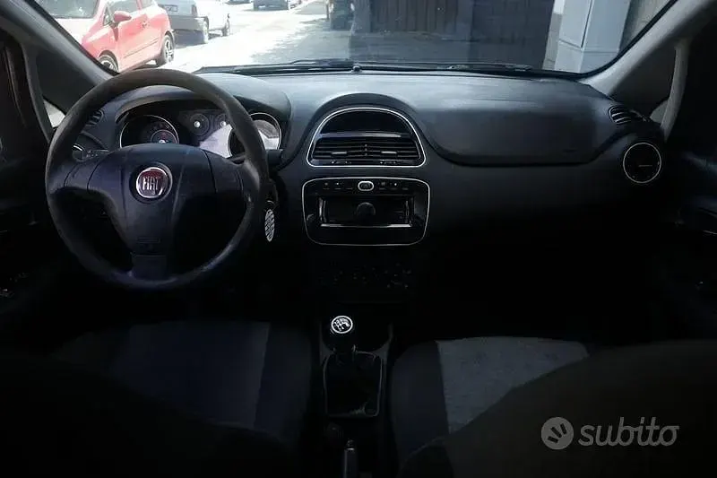 Usata Fiat Punto Evo 77 CV (56 kW) 2014 Antracite Utilitaria