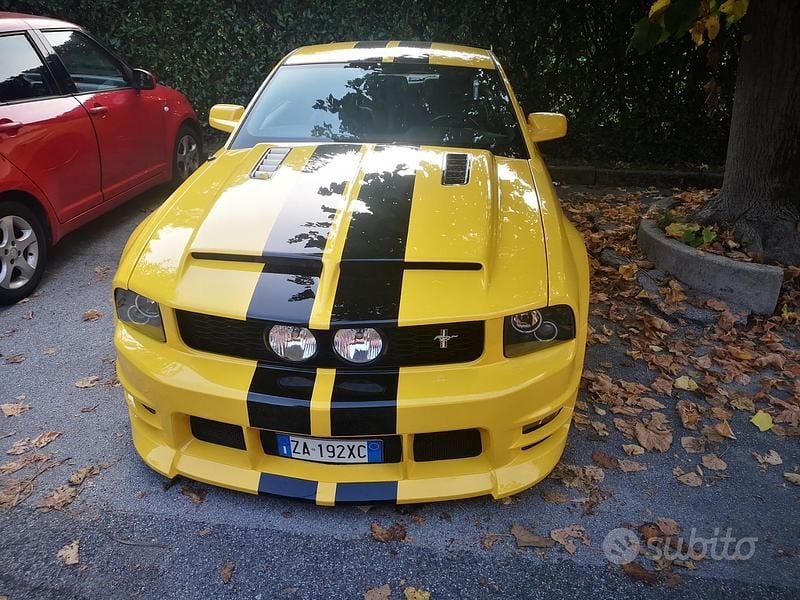 Usata Ford Mustang 212 CV (155 kW) 2005 Giallo Coupé