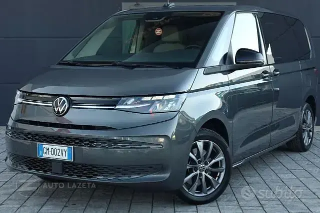 Usata VW Multivan Life 150 CV (110 kW) 2023 Grigio Monovolume