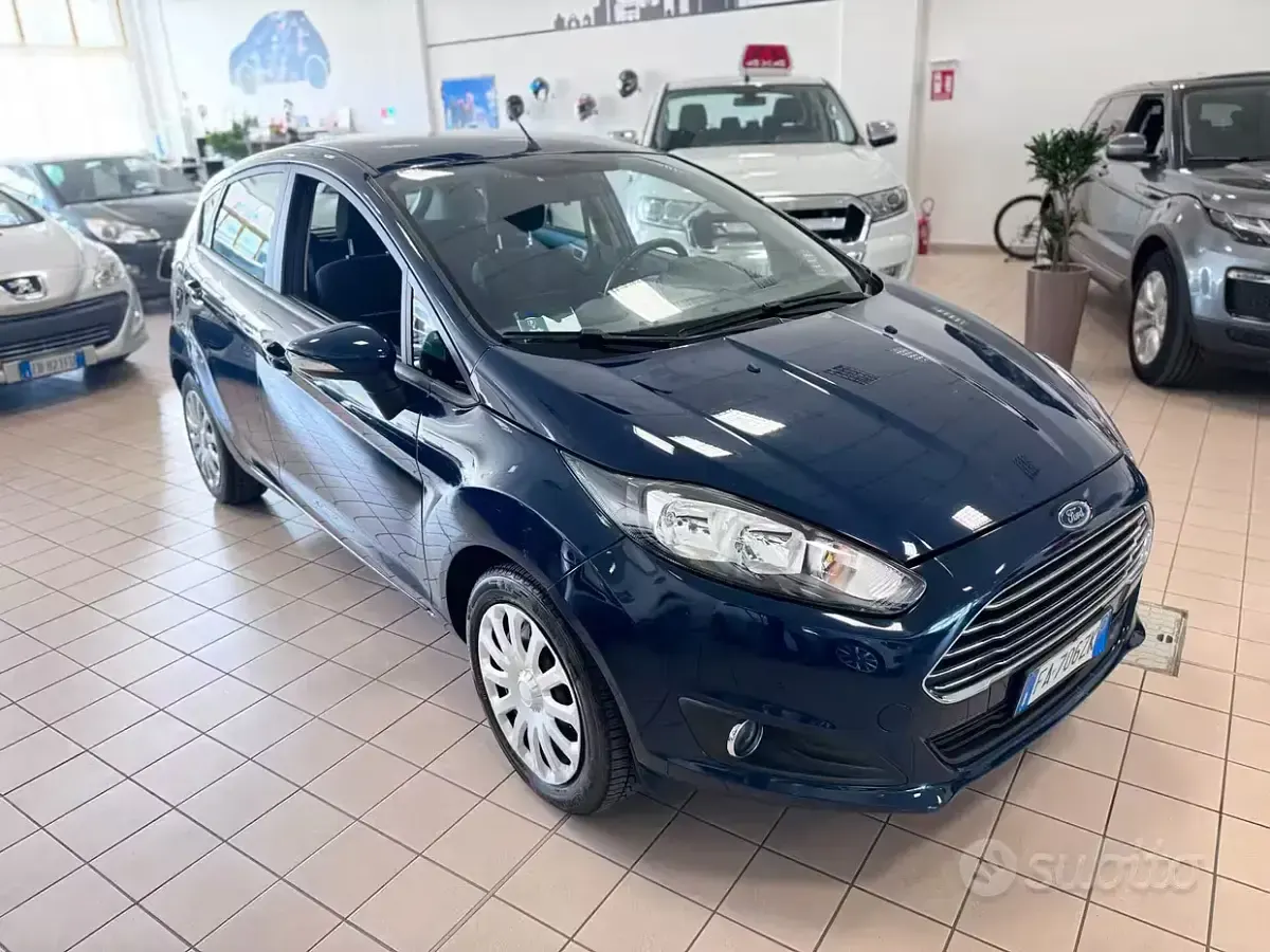 Usata Ford Fiesta 60 CV (44 kW) 2015 Blu Utilitaria