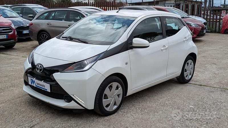Usata Toyota Aygo 69 CV (50 kW) 2017 Bianco Utilitaria