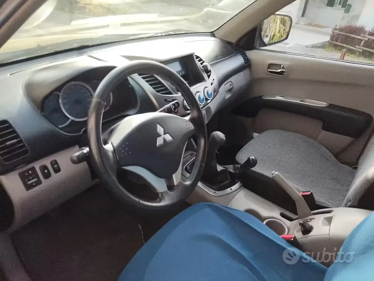 Usata Mitsubishi L200 136 CV (100 kW) 2007 Nero Pick-up