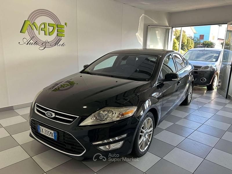 Nero Usata 2011 Ford Mondeo Titanium Tre volumi | 4900 € (Buon prezzo) - Immagine 1/4