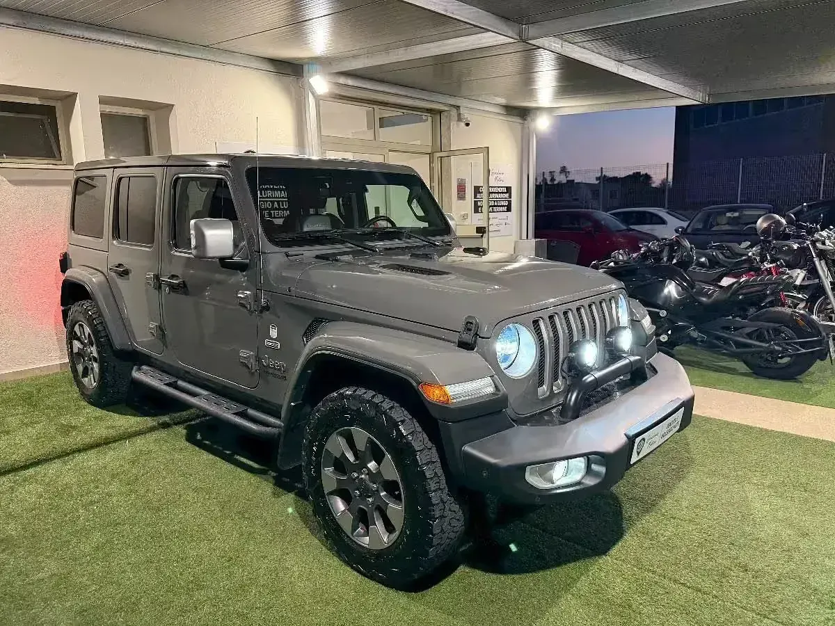 Usata Jeep Wrangler Sahara 200 CV (147 kW) 2020 Grigio SUV