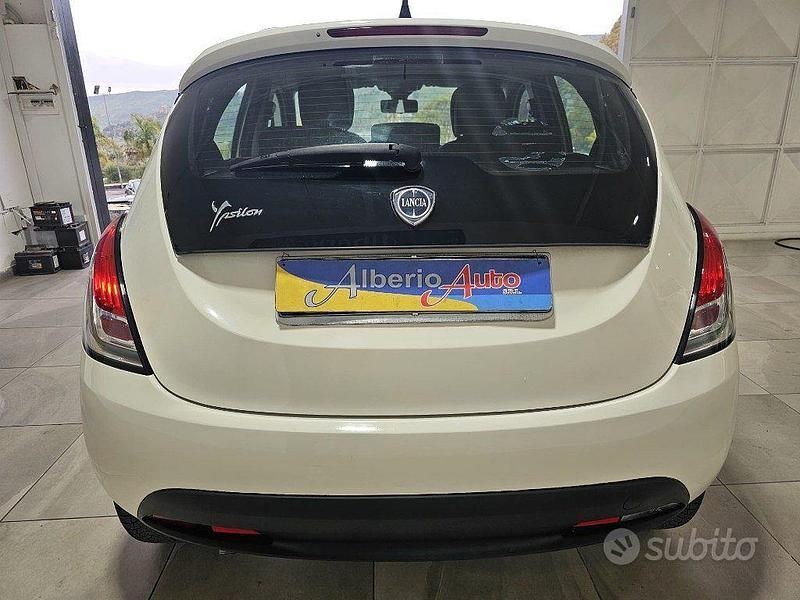 Usata Lancia Ypsilon Silver 69 CV (50 kW) 2014 Beige Utilitaria