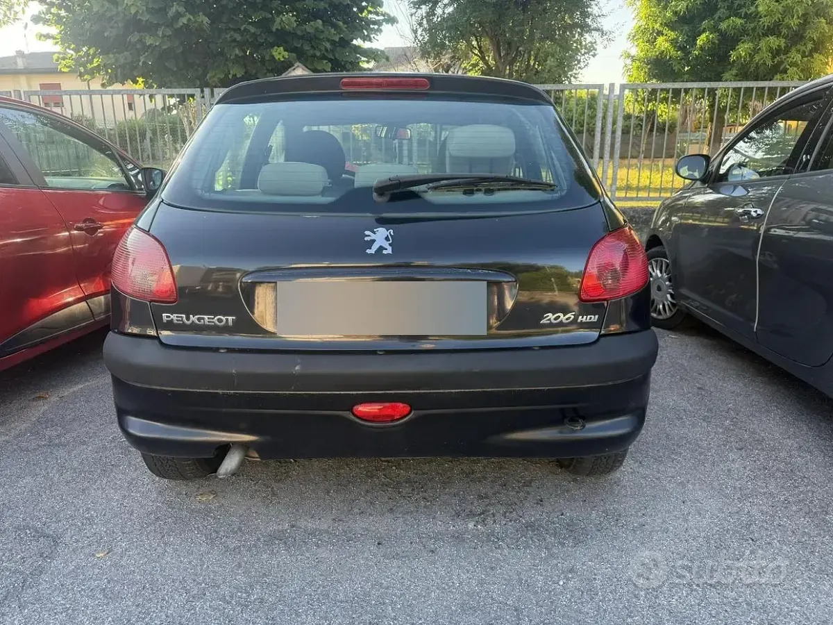 Usata Peugeot 206 68 CV (50 kW) 2004 Nero Berlina