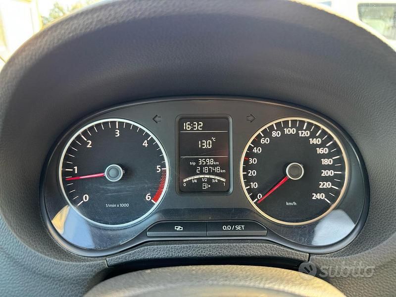 Usata VW Polo 90 CV (66 kW) 2010 Bianco Monovolume