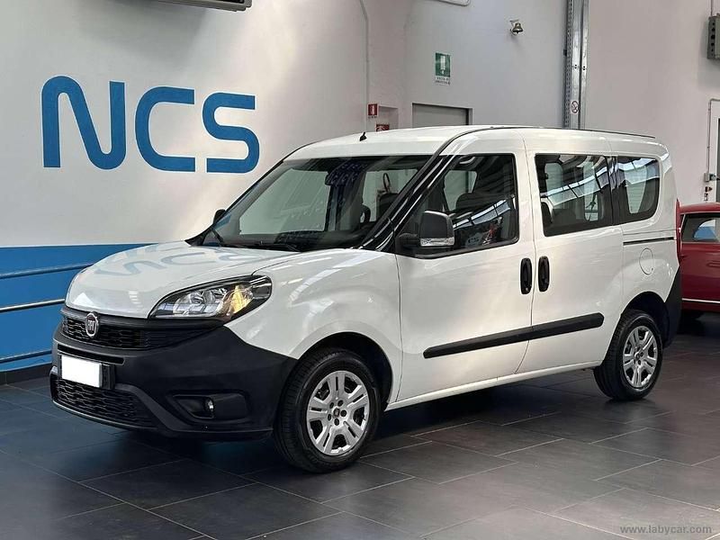 Bianco Usata 2018 Fiat Doblò Monovolume | 8950 € (Ottimo prezzo) - Immagine 1/4