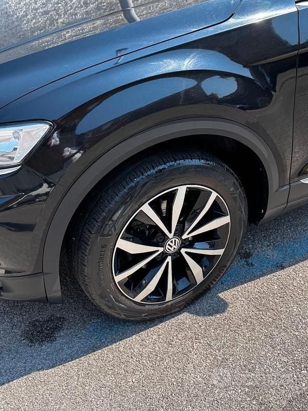 Usata VW T-Roc 115 CV (84 kW) 2019 Nero SUV