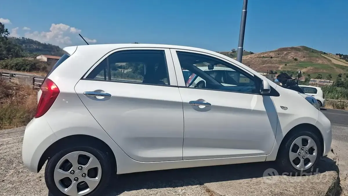 Usata Kia Picanto 67 CV (49 kW) 2015 Bianco Utilitaria