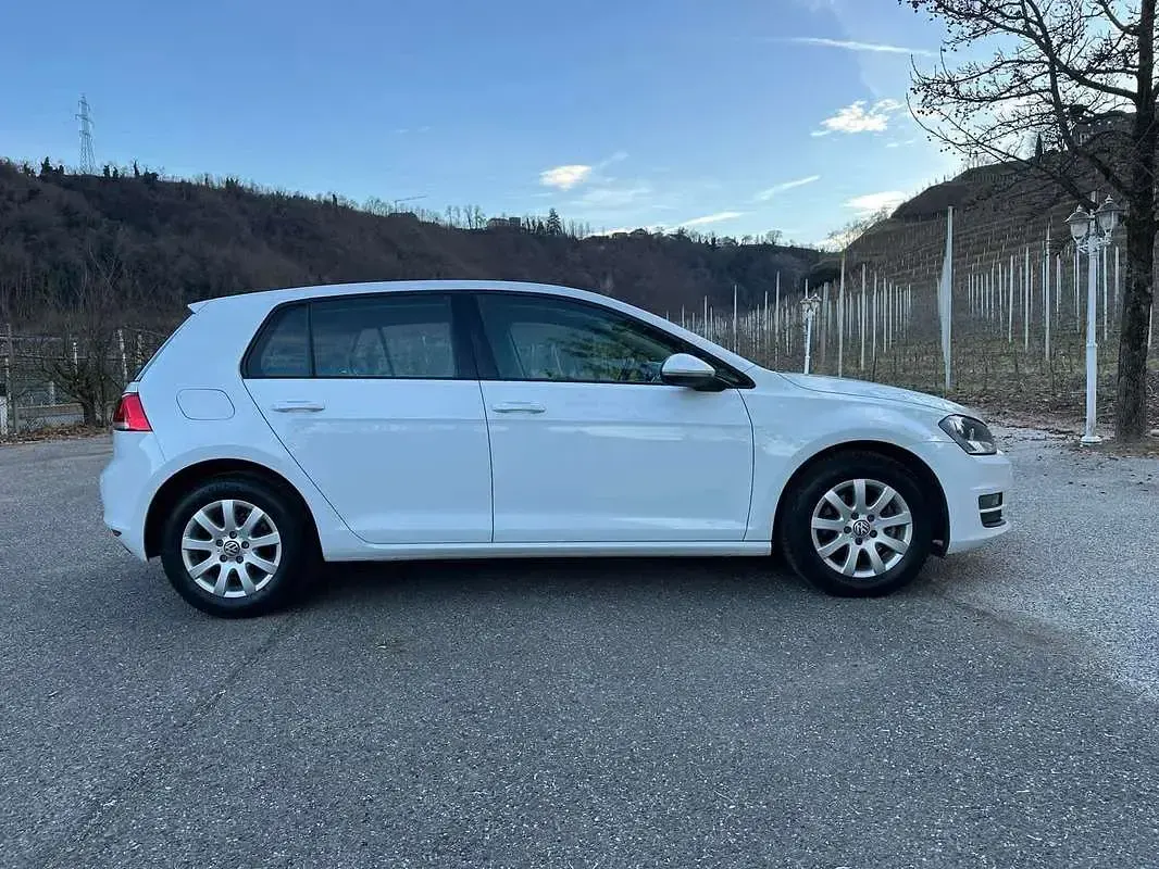 Usata VW Golf IV Trendline 105 CV (77 kW) 2004 Bianco Berlina