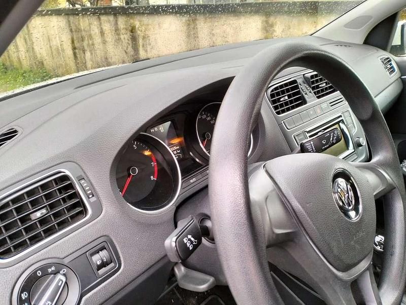 Usata VW Polo Comfortline 75 CV (55 kW) 2015 Bianco Berlina
