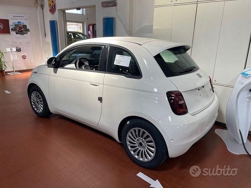Nuova Fiat 500e 69 kW (95 CV) 2025 Bianco Berlina