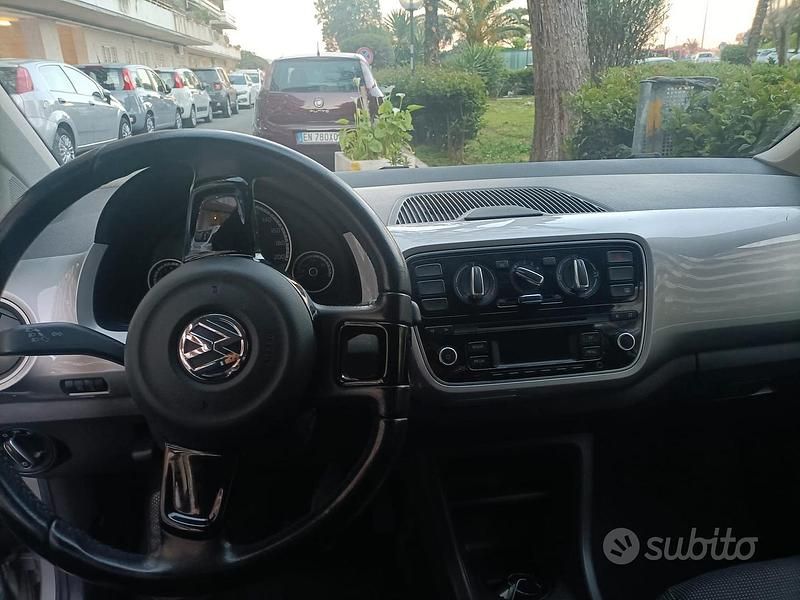Usata VW up! 75 CV (55 kW) 2012 Grigio Utilitaria