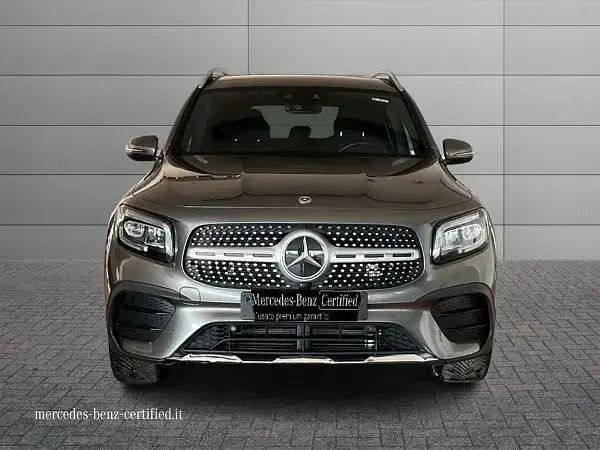 Usata Mercedes GLB200 Premium 150 CV (110 kW) 2023 Grigio montagna SUV