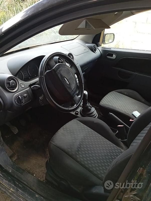Usata Ford Fiesta 2006 Utilitaria