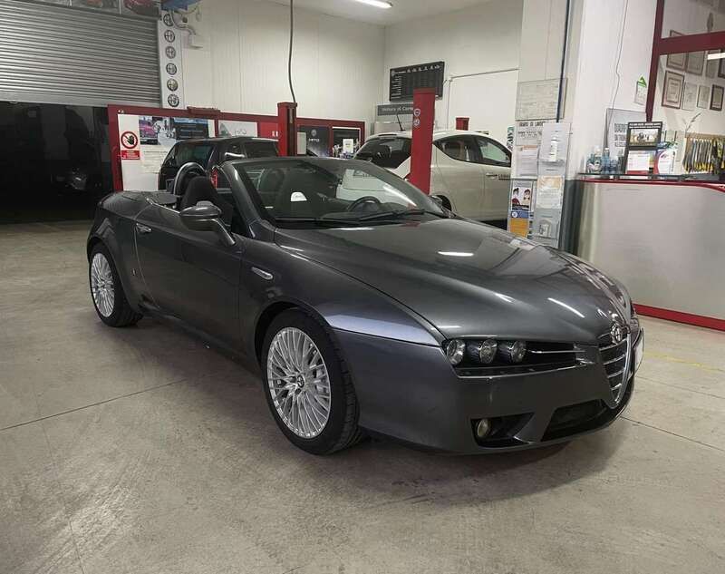 Usata Alfa Romeo Spider 200 CV (147 kW) 2010 Grigio Cabrio