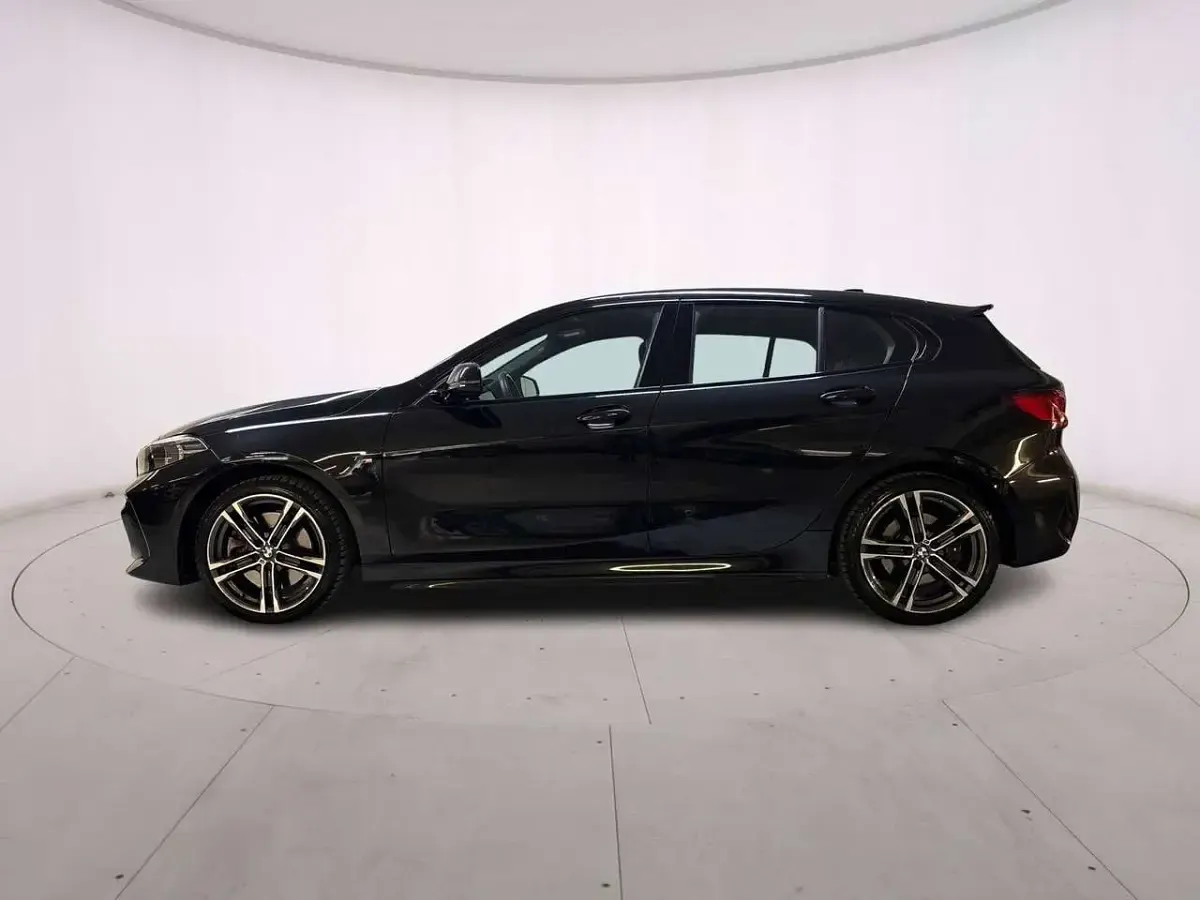 Usata BMW 120 M Sport 190 CV (139 kW) 2023 Black sapphire Berlina