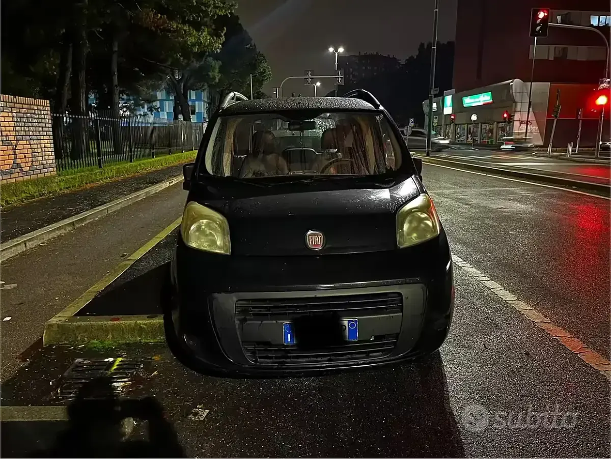Usata Fiat Qubo Trekking 75 CV (55 kW) 2012 Nero Monovolume