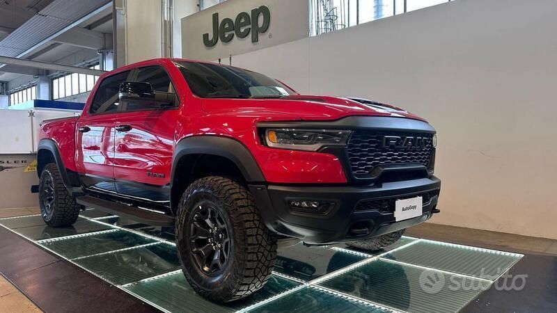 Nuova RAM 1500 540 CV (397 kW) 2025 Rosso Pick-up