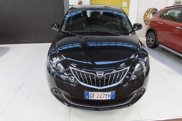Usata Lancia Ypsilon Gold 70 CV (51 kW) 2021 Nero Utilitaria