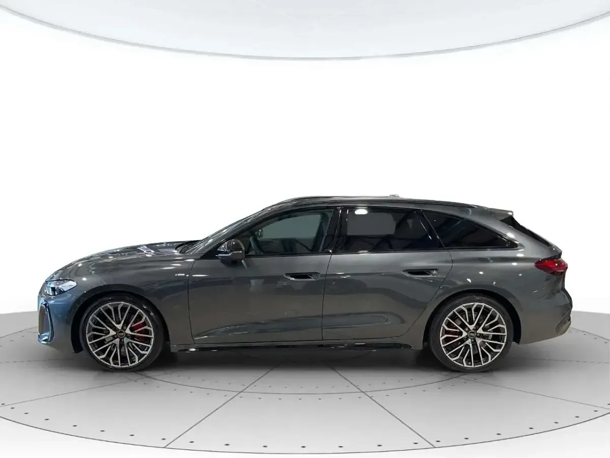 Nuova Audi A5 S-Line 204 CV (150 kW) 2025 Grigio daytona Station wagon