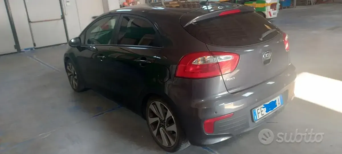 Usata Kia Rio 85 CV (62 kW) 2016 Grigio Utilitaria