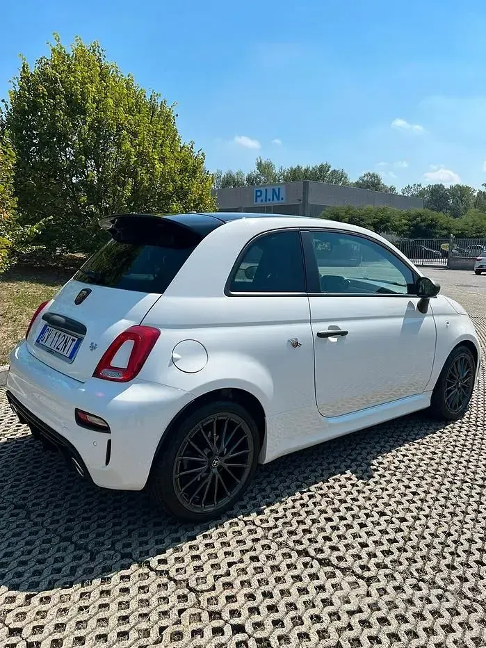 Usata Abarth 595 165 CV (121 kW) 2024 Bianco Utilitaria