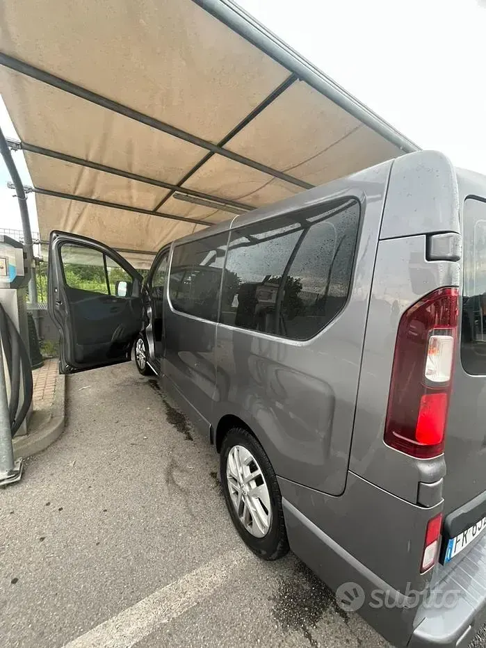 Usata Opel Vivaro 136 CV (100 kW) 2018 Grigio Monovolume
