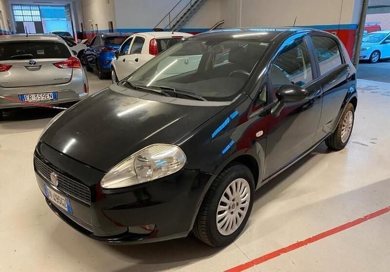 Usata Fiat Grande Punto Active 69 CV (50 kW) 2009 Nero Utilitaria