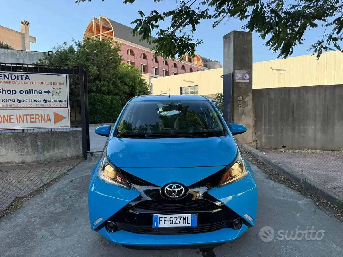 Usata Toyota Aygo X-play 69 CV (50 kW) 2016 Bianco Utilitaria