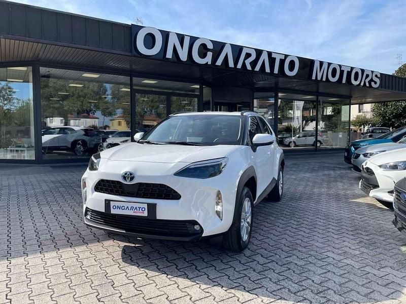 Usata Toyota Yaris Cross Active 116 CV (85 kW) 2025 Bianco SUV